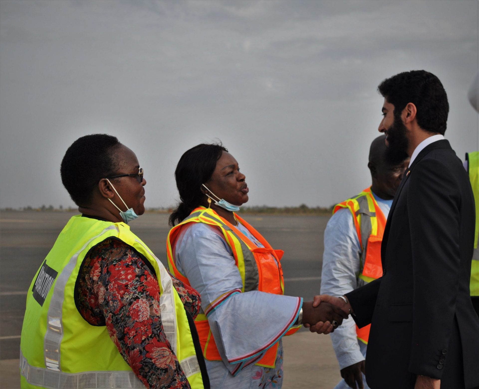 Une délégation de l'OCE, menée par son Secrétaire général, S. E. M. Manssour Bin Mussallam, est arrivée ce samedi après-midi à l'Áéroport International de Banjul en visite officielle à l'invitation du Gouvernement.