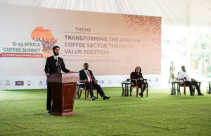 Appel du Secrétaire général à mettre fin aux pratiques commerciales déloyales lors du Sommet du café en Ouganda